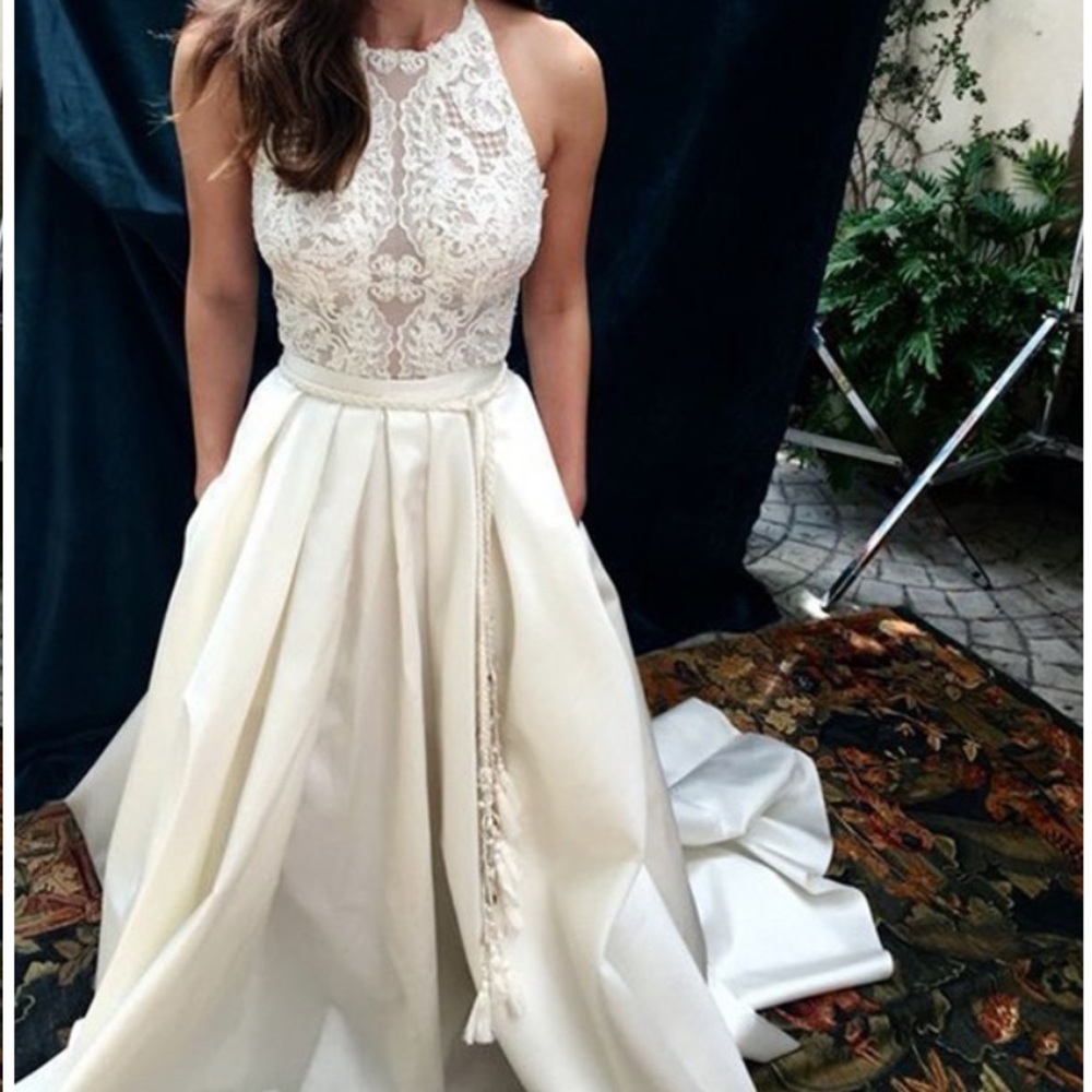 A-Line/ Princess Satin Lace Halter Sleeveless Chapel Train Wedding Dress